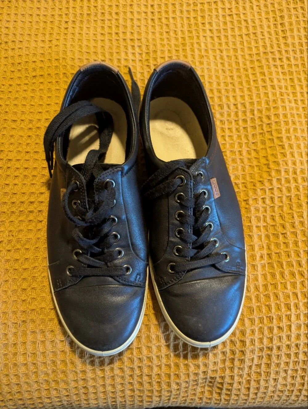 Ecco Women's Black Leather Lace-Up Sneakers, 39